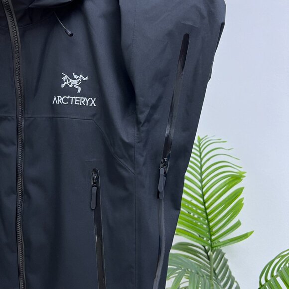 Arc'teryx Beta Black Jacket - Picture 7 of 9